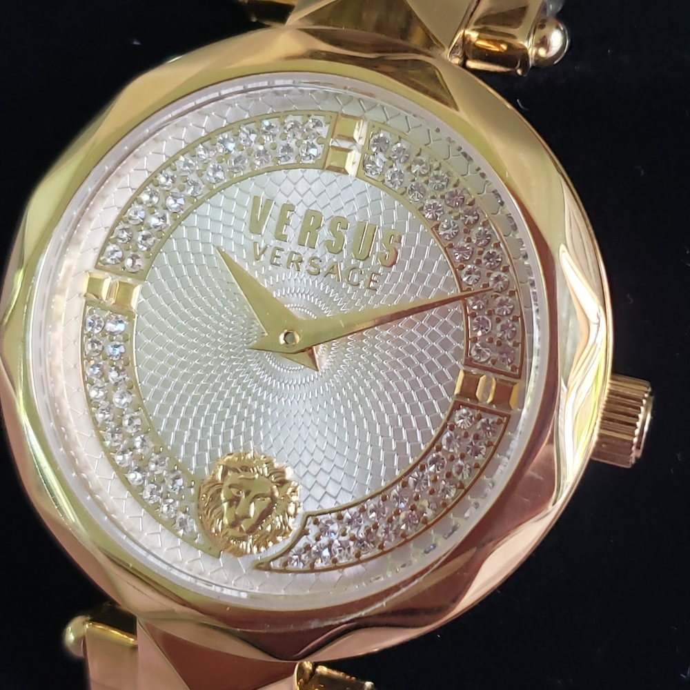 VERSUS VERSACE | Covent Garden Crystal Bracelet Watch - Picture 9 of 16